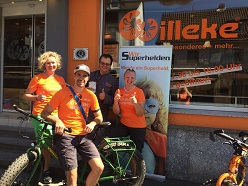 WirSuperhelden/Jo Weil/Mittagspause Bäckerei Willeke/Langenfeld/Fatbike-Tour 2016